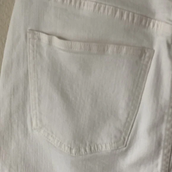 Madewell Women’s  Stretch ButtonFront White Denim Straight Mini Skirt Edition 24 - Picture 11 of 15